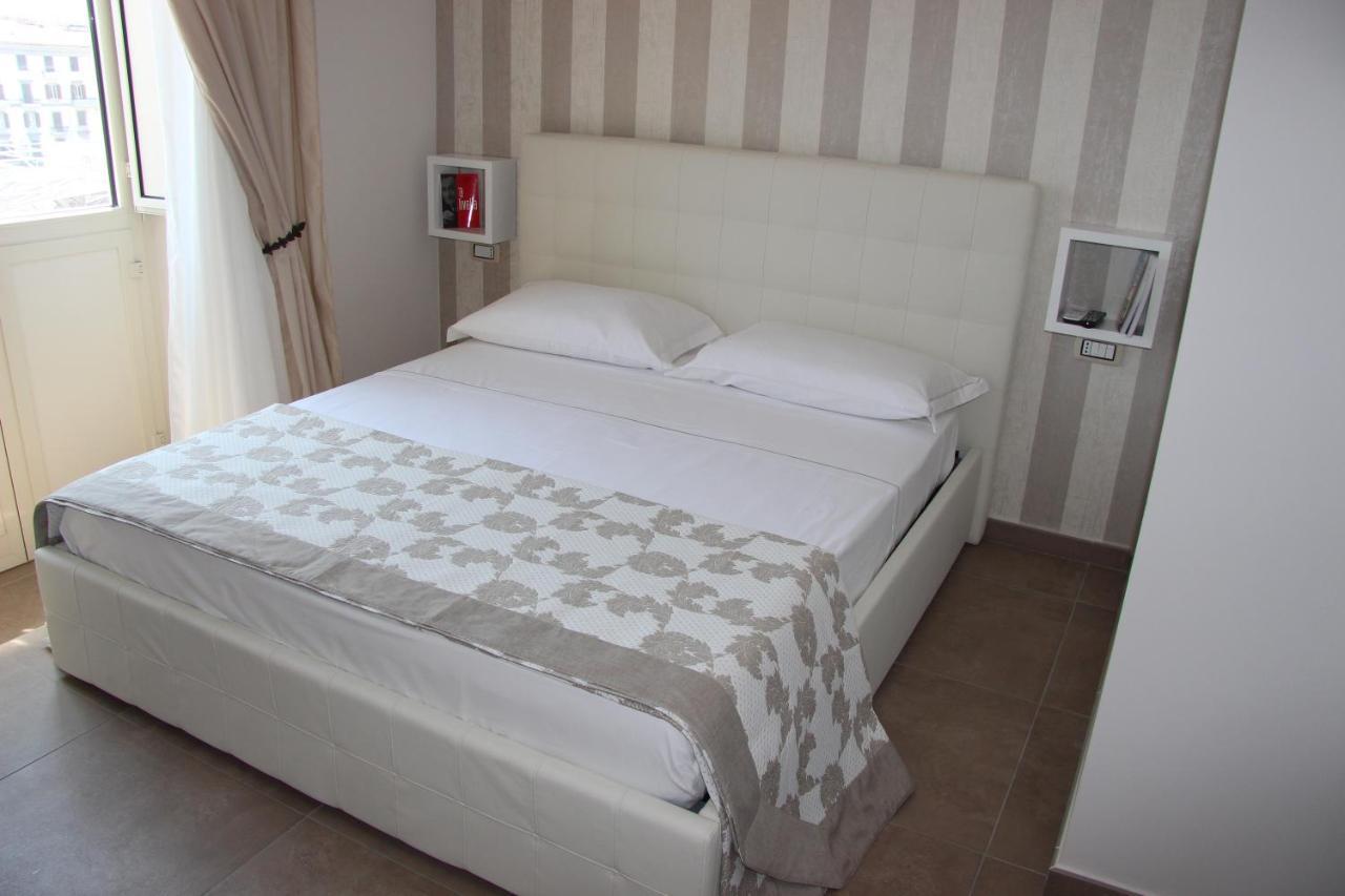 Philip Royal Bed & Breakfast Napoli Bagian luar foto