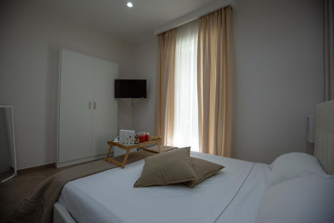 Philip Royal Bed & Breakfast Napoli Bagian luar foto