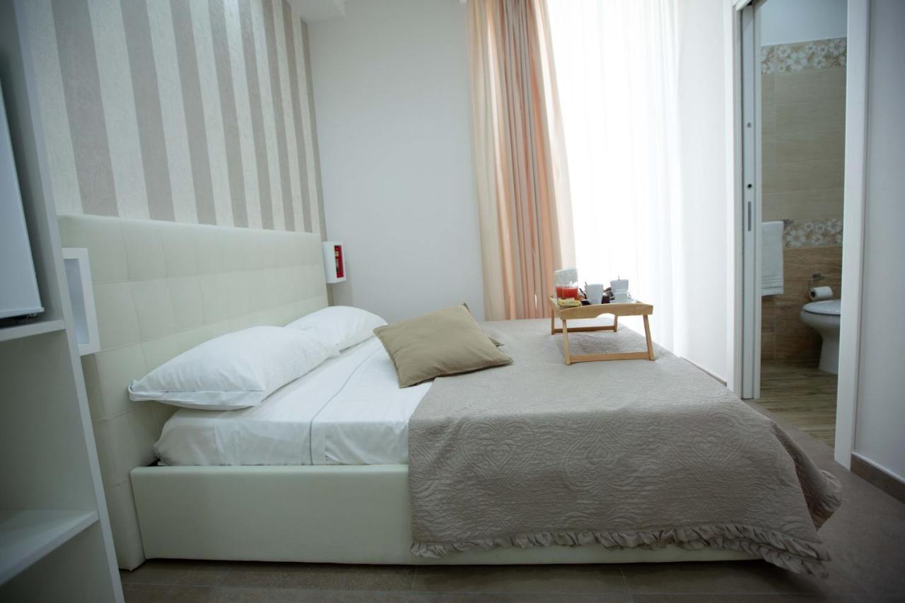 Philip Royal Bed & Breakfast Napoli Bagian luar foto