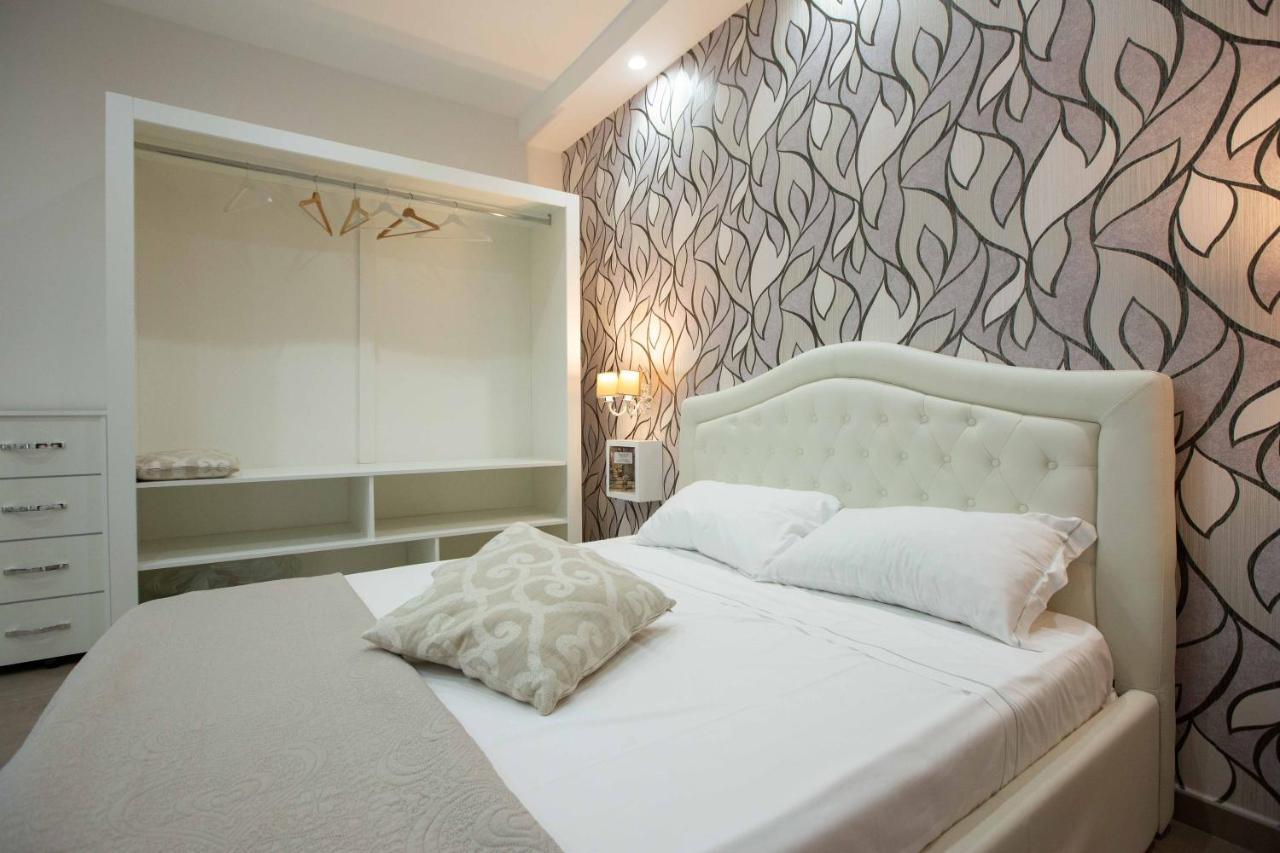 Philip Royal Bed & Breakfast Napoli Bagian luar foto