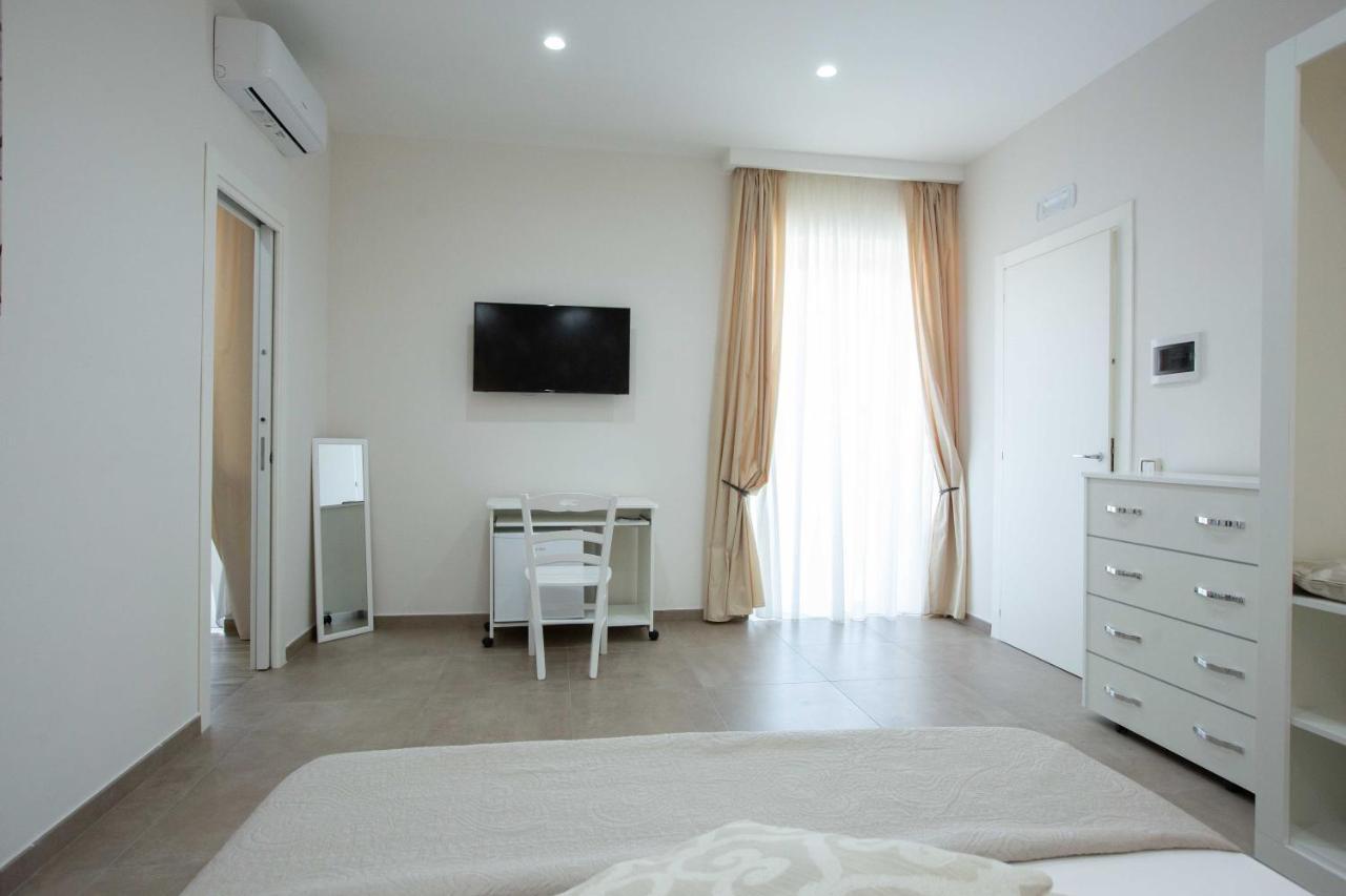 Philip Royal Bed & Breakfast Napoli Bagian luar foto