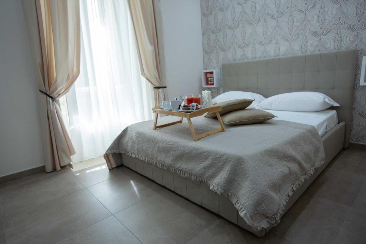 Philip Royal Bed & Breakfast Napoli Bagian luar foto