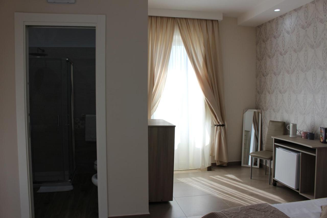 Philip Royal Bed & Breakfast Napoli Bagian luar foto